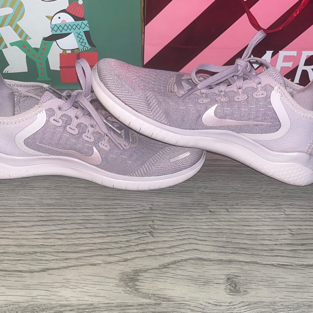 Nike Women's Free Lilac/Mauve Sneakers - Picture 8 of 9